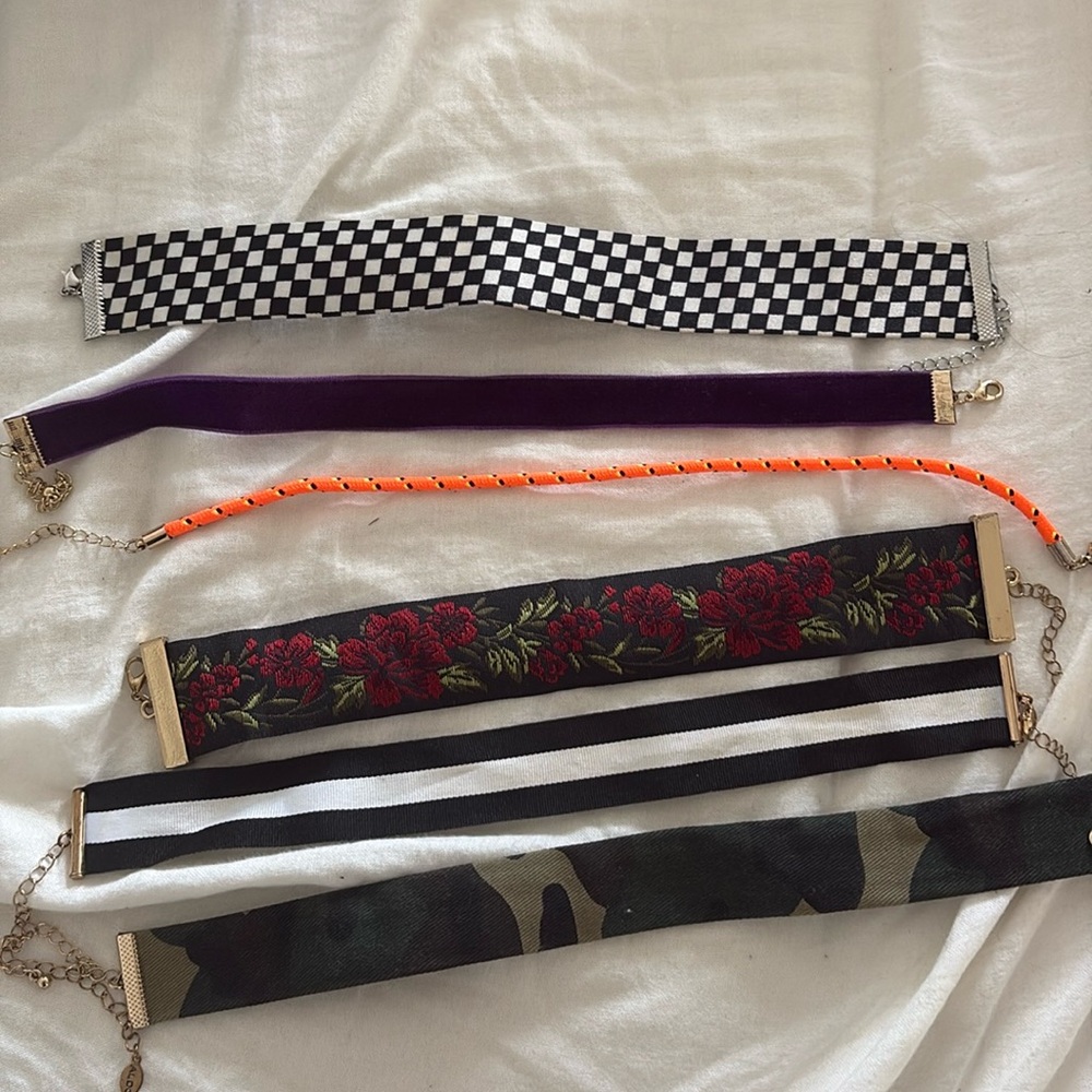 3/$30 EUC 6 piece choker bundle set , includes aldo, forever 21